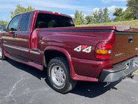 Image 5 of 17 of a 2000 GMC SIERRA 1500