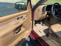 Image 10 of 17 of a 2000 GMC SIERRA 1500