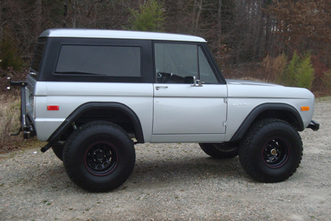 2nd Image of a 1976 FORD BRONCO