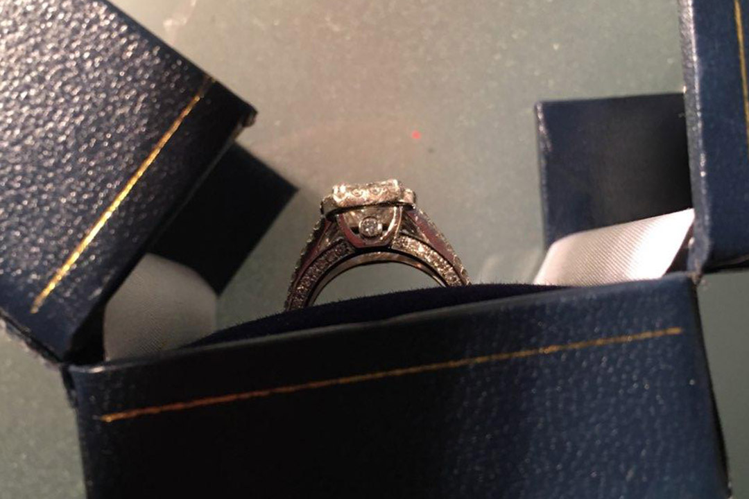 8th Image of a 2 DIAMOND RING