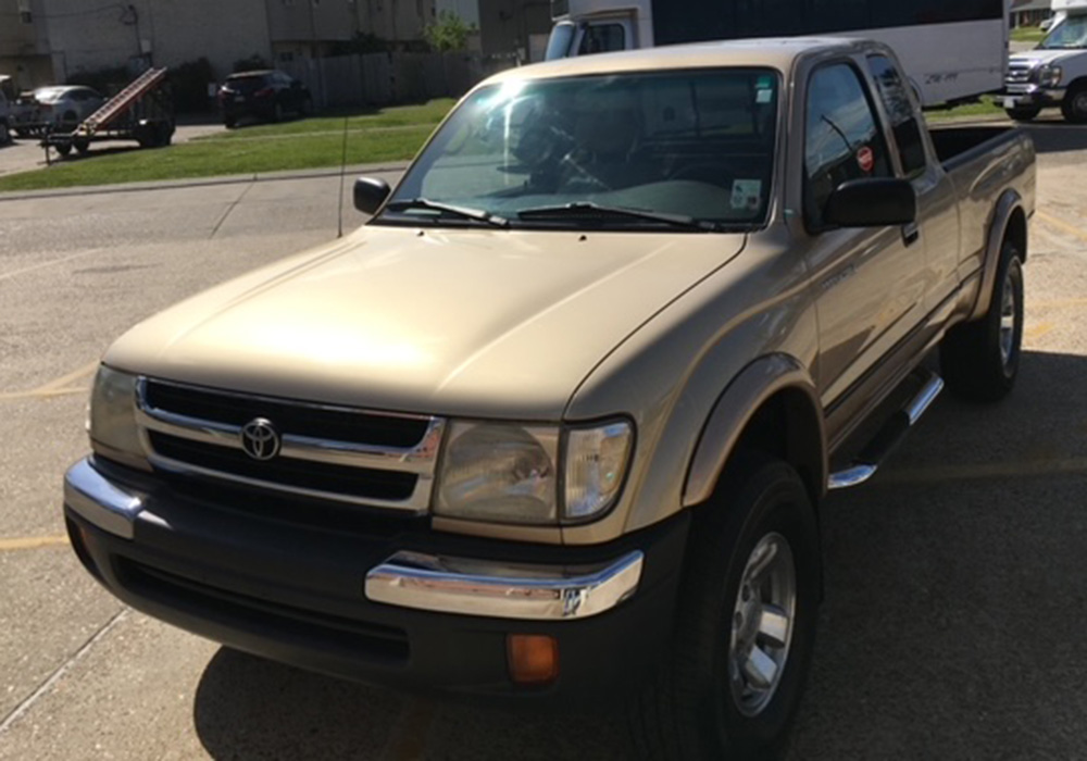 2nd Image of a 1999 TOYOTA TACOMA PRERUNNER