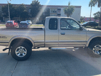 Image 7 of 33 of a 1999 TOYOTA TACOMA PRERUNNER