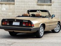 Image 4 of 20 of a 1986 ALFA ROMEO SPIDER VELOCE