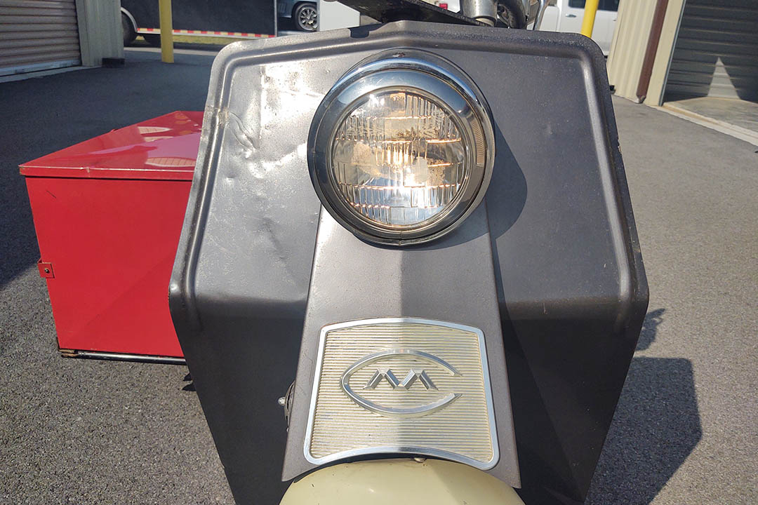 3rd Image of a 1961 CUSHMAN MODEL 725 ROADKING