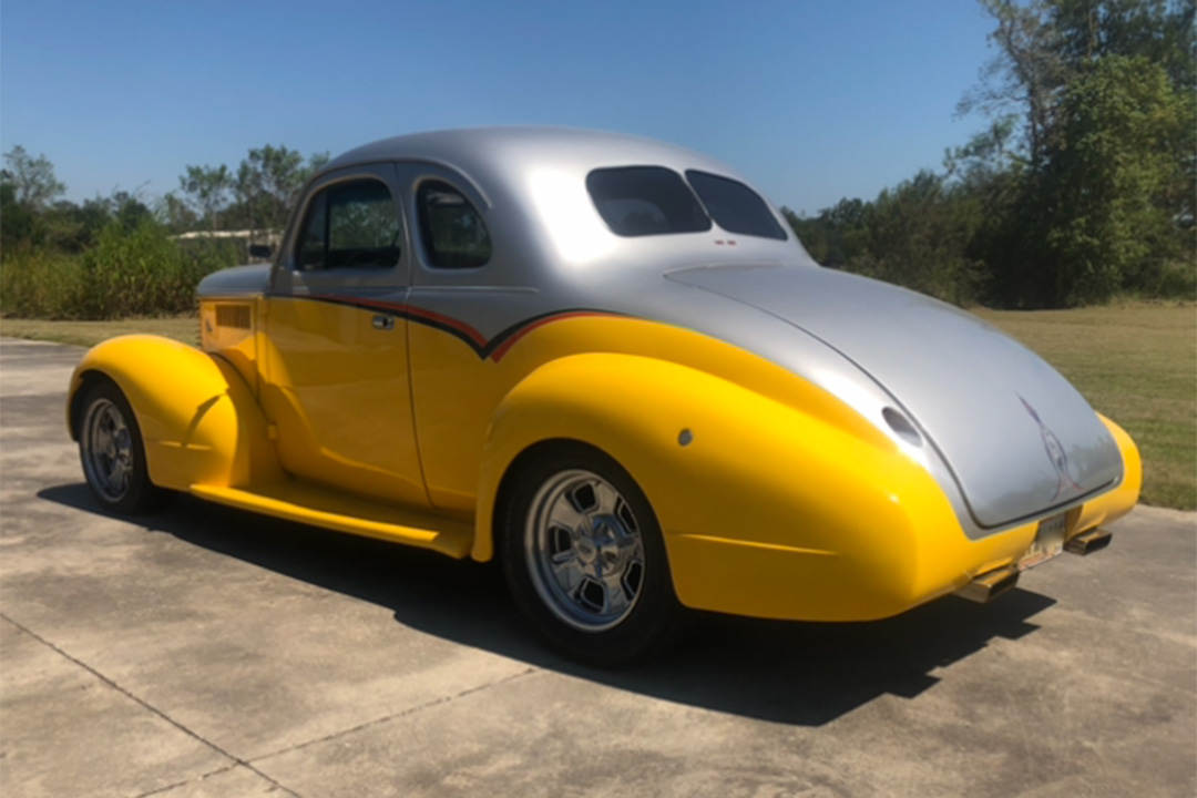 2nd Image of a 1938 PONTIAC .