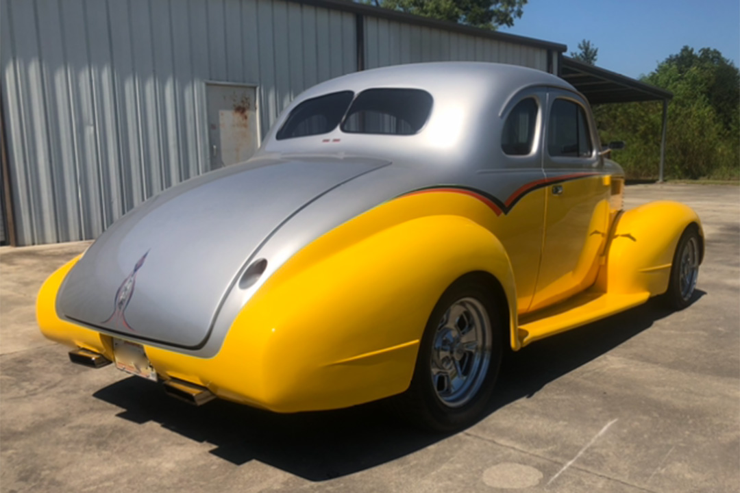 3rd Image of a 1938 PONTIAC .