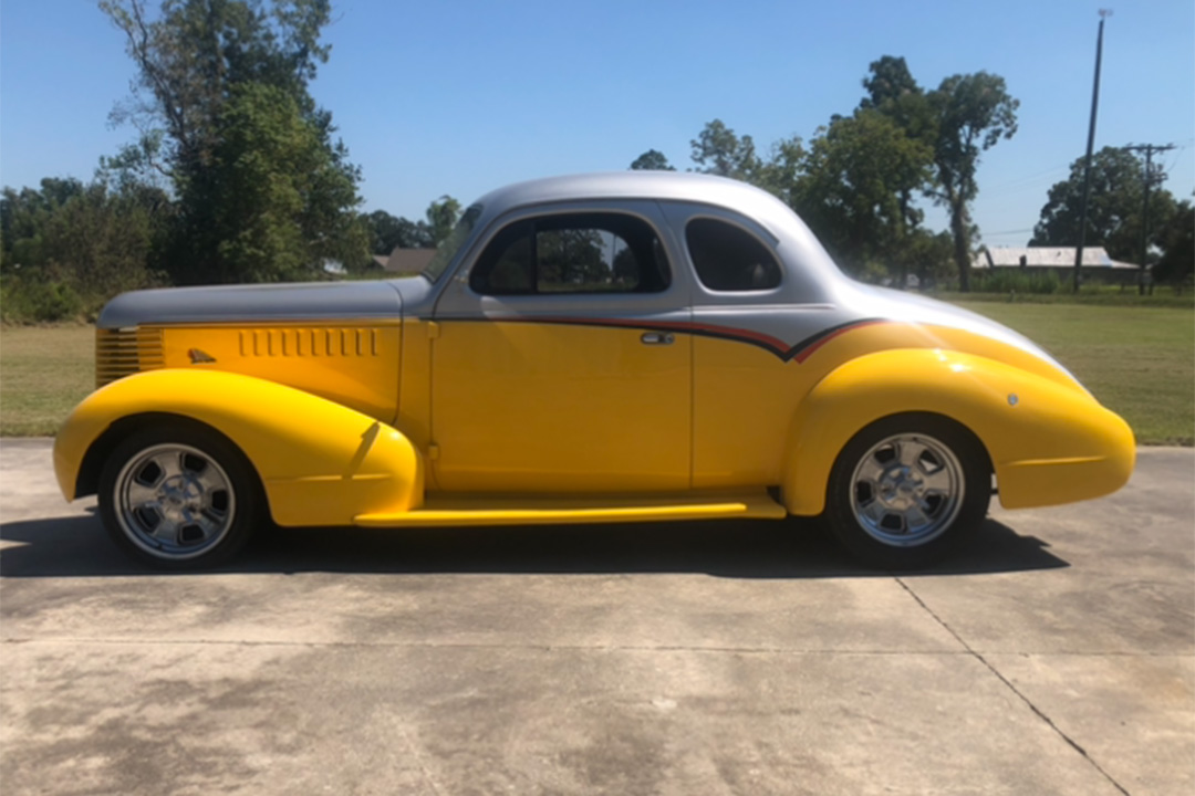 4th Image of a 1938 PONTIAC .