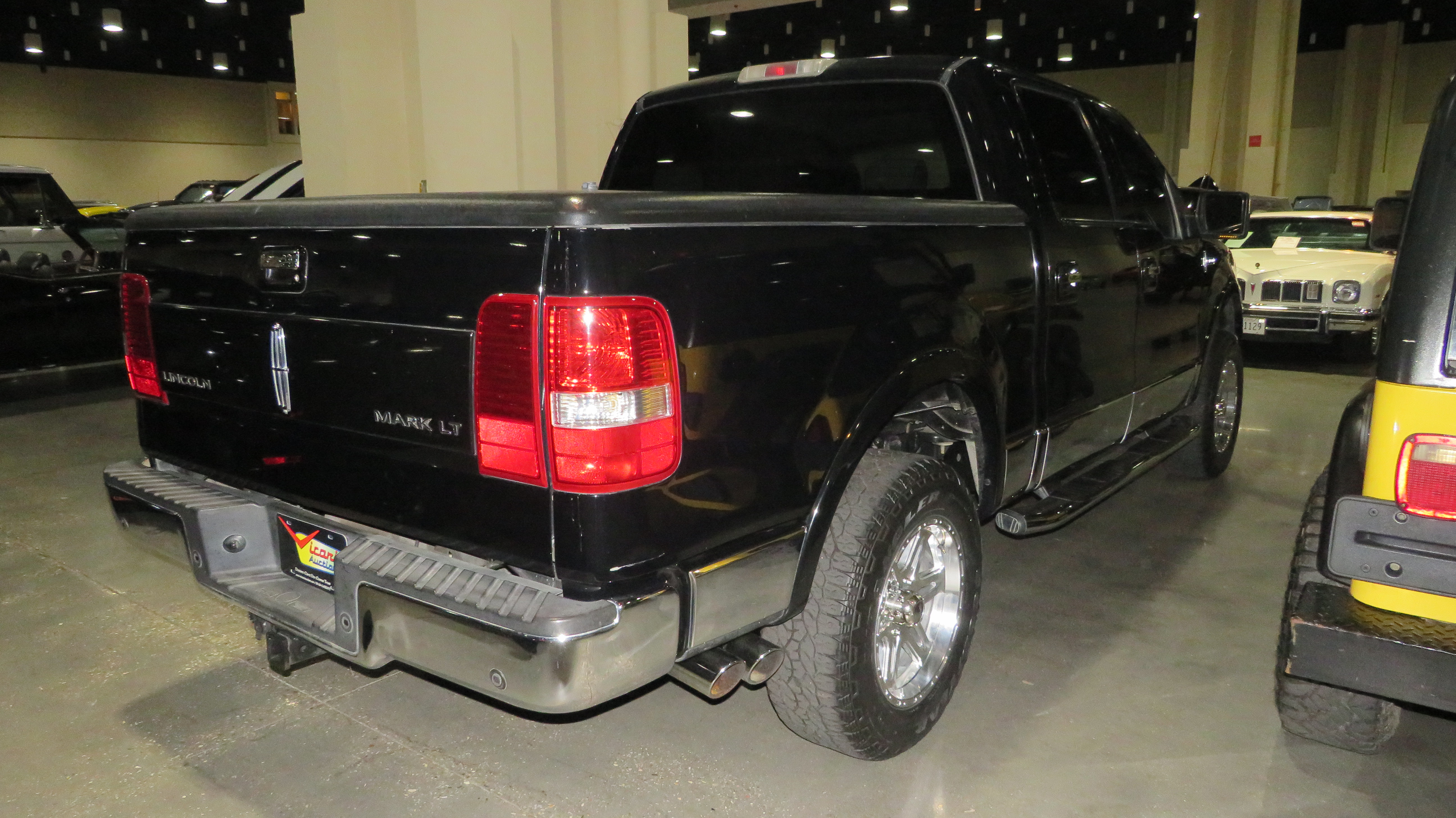 10th Image of a 2006 LINCOLN MARK LT