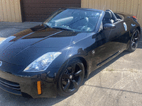 Image 2 of 4 of a 2006 NISSAN 350Z