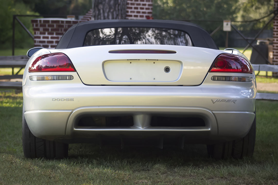 2nd Image of a 2005 DODGE VIPER SRT-10