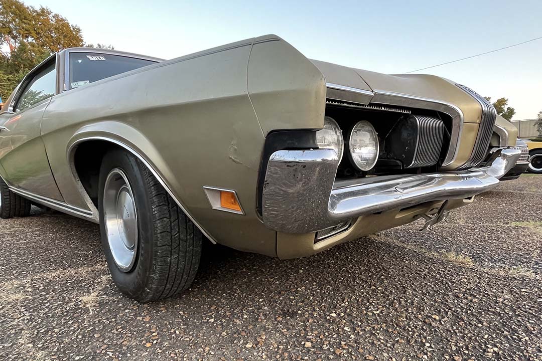 2nd Image of a 1970 MERCURY COUGAR
