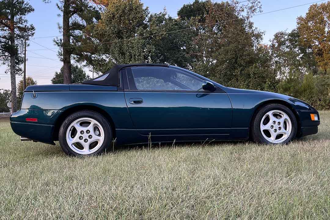 2nd Image of a 1995 NISSAN 300ZX