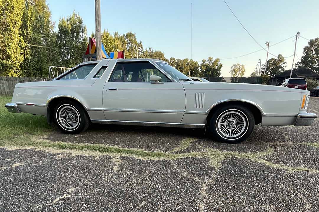 0th Image of a 1977 FORD THUNDERBIRD