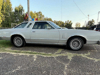 Image 1 of 9 of a 1977 FORD THUNDERBIRD