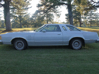 Image 2 of 9 of a 1977 FORD THUNDERBIRD