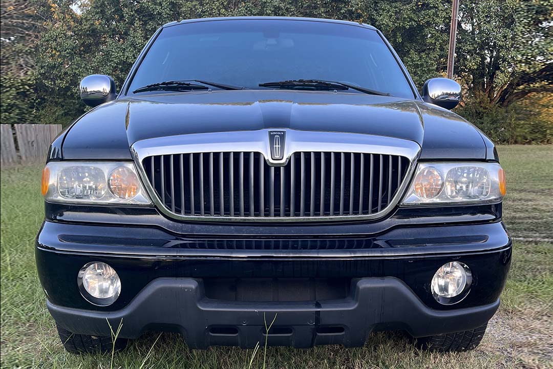 3rd Image of a 2002 LINCOLN BLACKWOOD