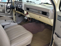 Image 19 of 27 of a 1984 GMC JIMMY K1500