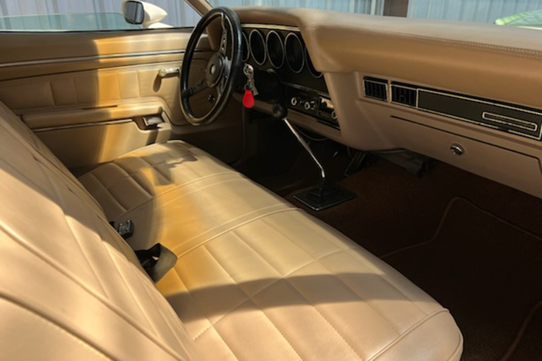 2nd Image of a 1973 FORD GRAN TORINO SPORT