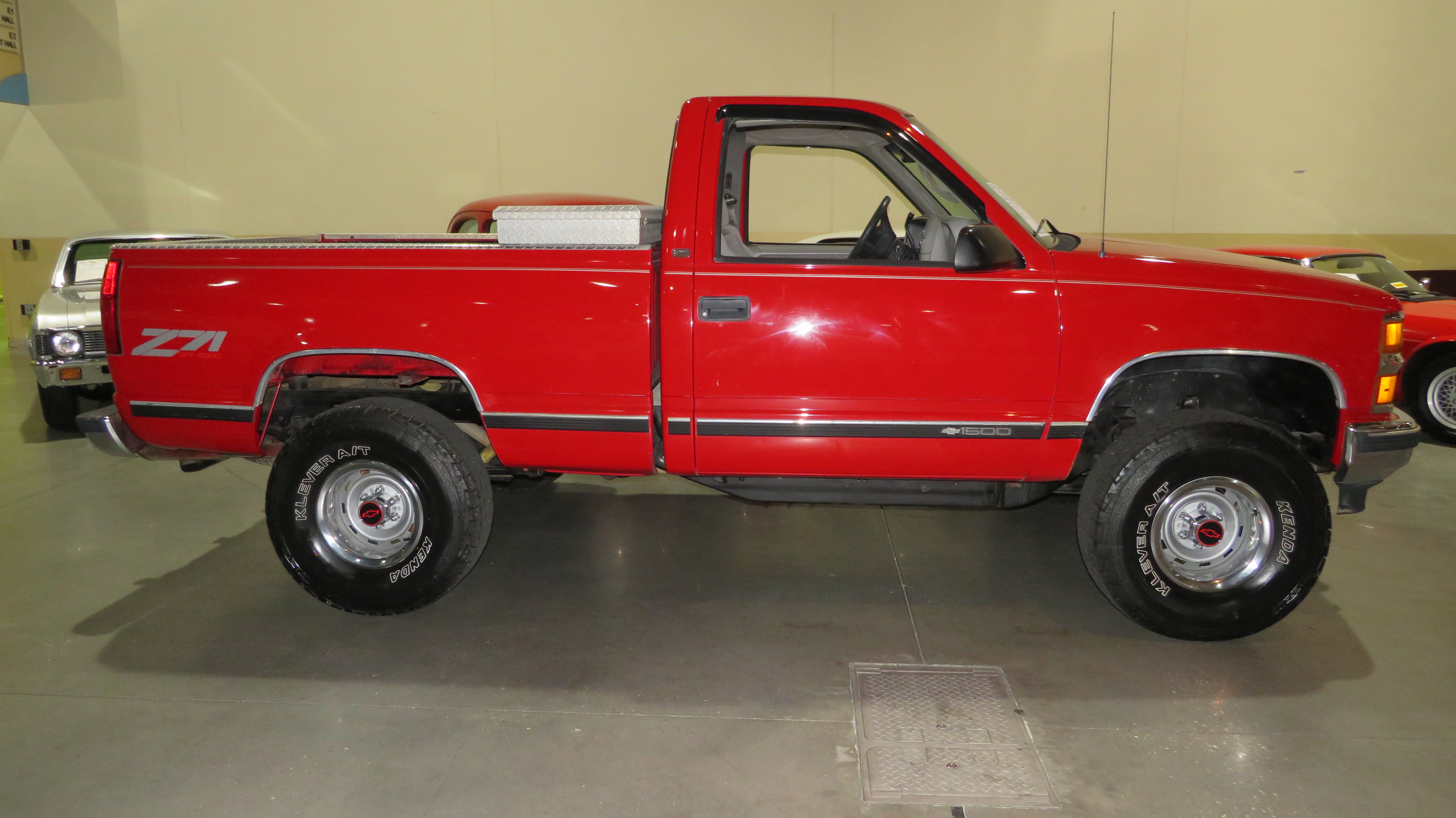 4th Image of a 1998 CHEVROLET SILVERADO 4X4