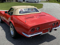 Image 2 of 10 of a 1969 CHEVROLET CORVETTE