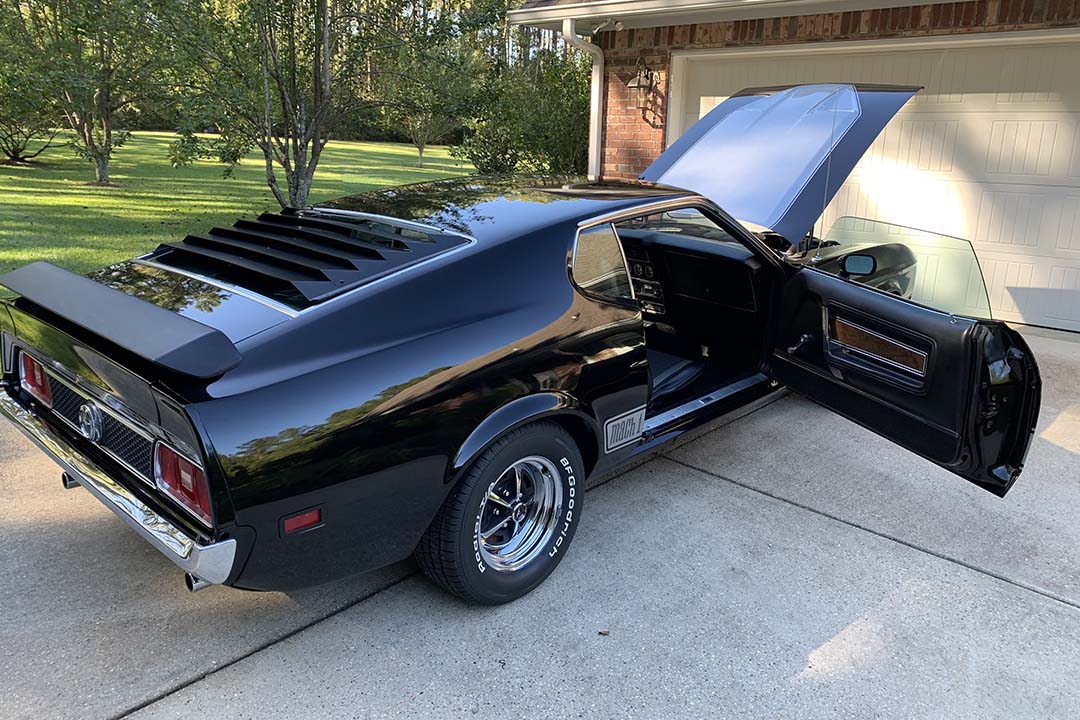 3rd Image of a 1973 FORD MUSTANG