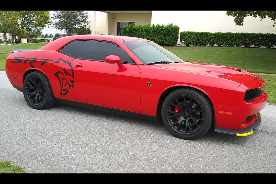 4th Image of a 2009 DODGE CHALLENGER SRT-8