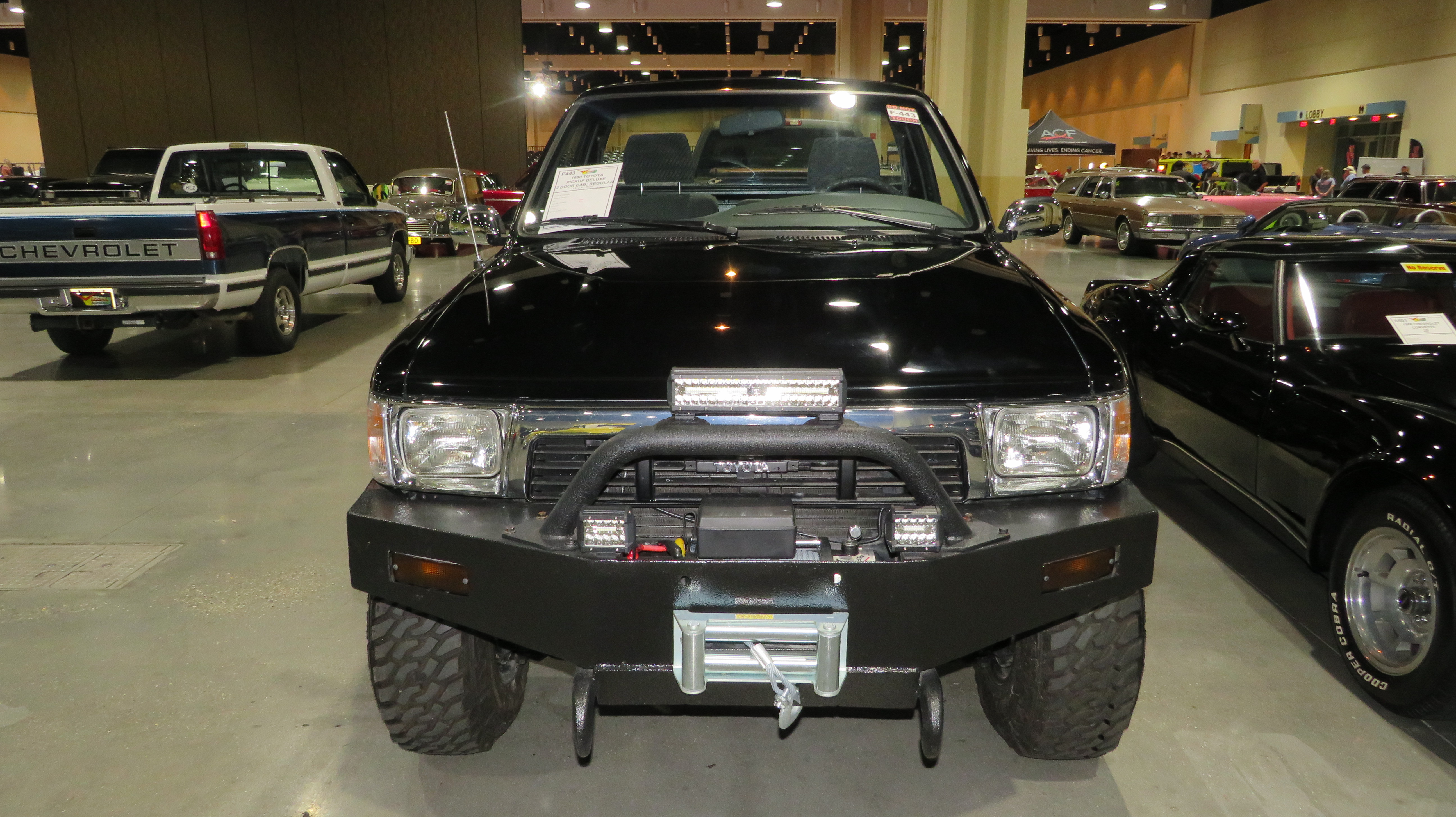 3rd Image of a 1990 TOYOTA PICKUP DELUXE