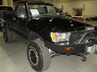 Image 1 of 15 of a 1990 TOYOTA PICKUP DELUXE