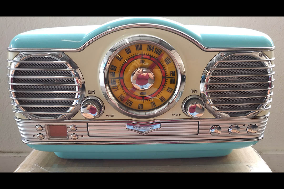 0th Image of a N/A NOSTALGIC STEREO SYSTEM W/ CD PLAYER