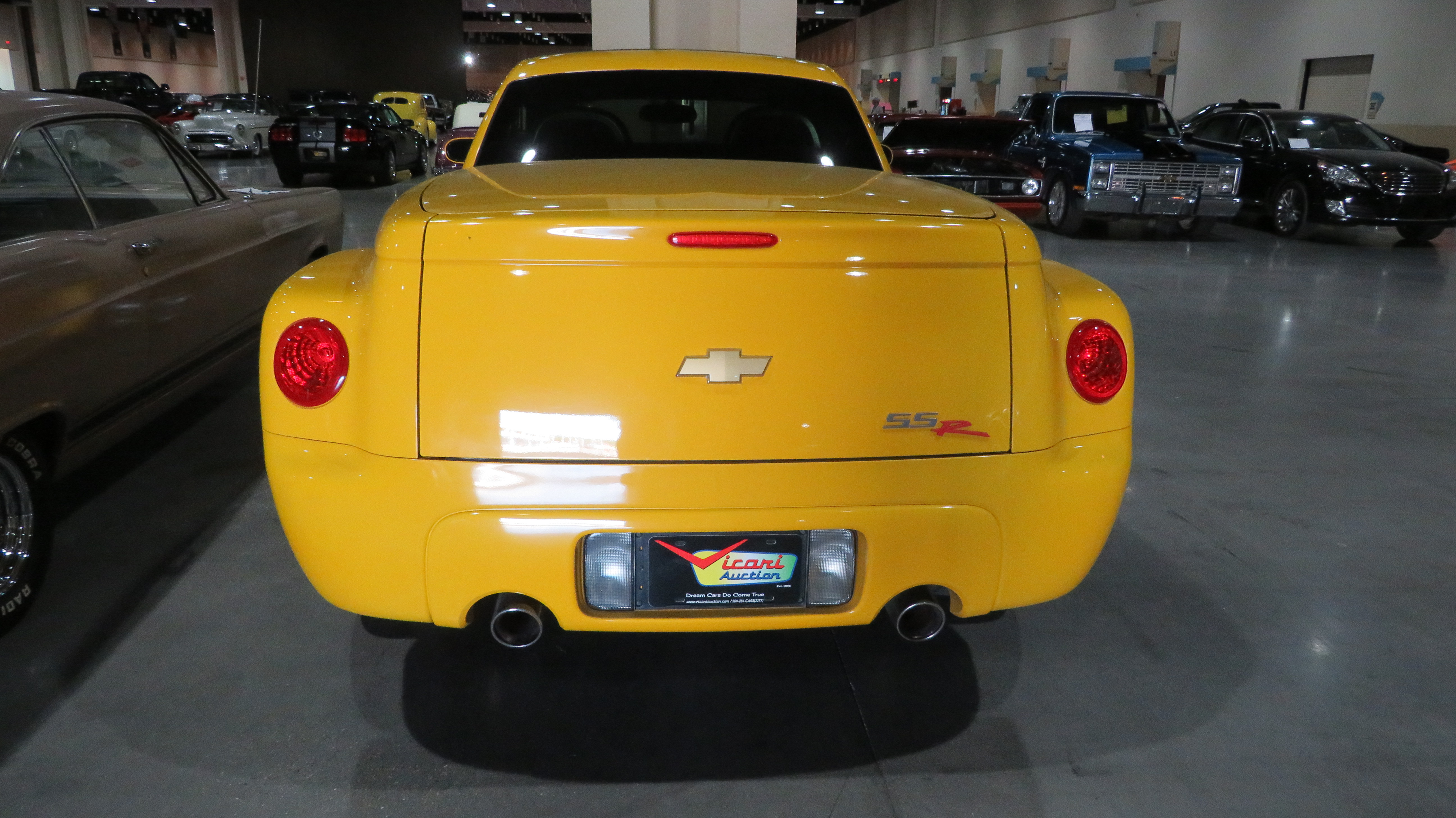 4th Image of a 2004 CHEVROLET SSR LS