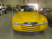 Image 4 of 12 of a 2004 CHEVROLET SSR LS