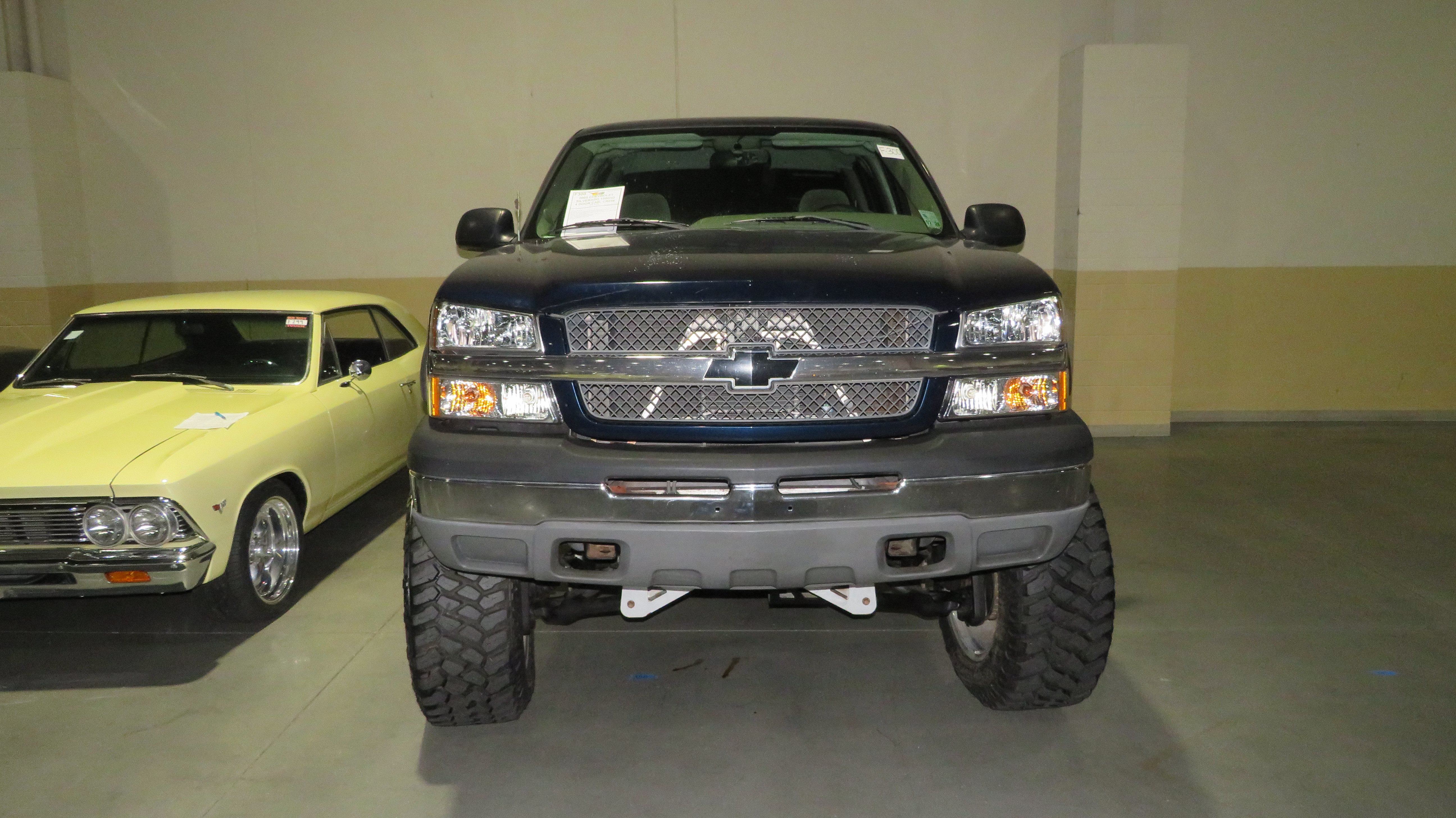 3rd Image of a 2005 CHEVROLET SILVERADO 1500HD