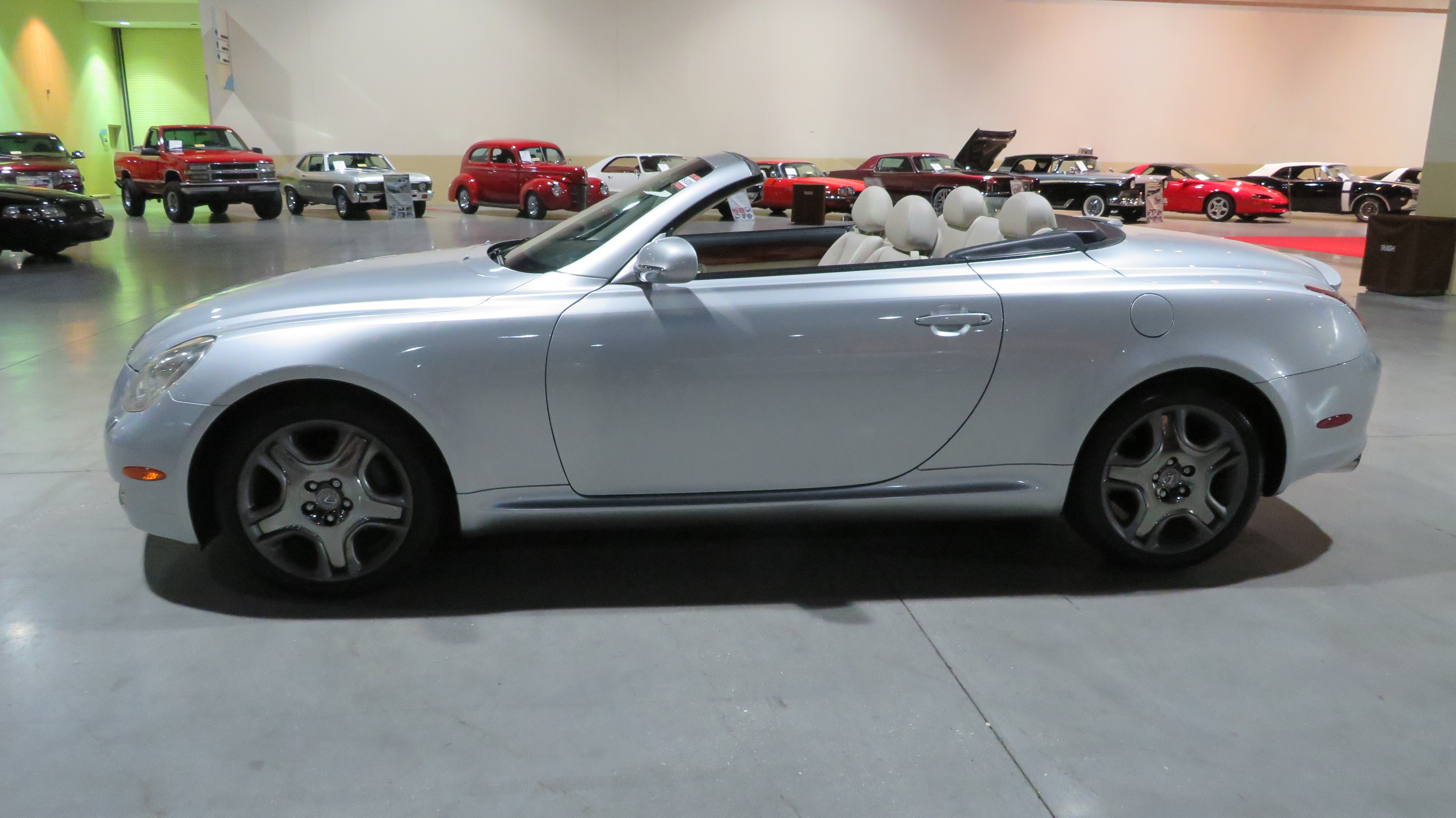 2nd Image of a 2008 LEXUS SC 430