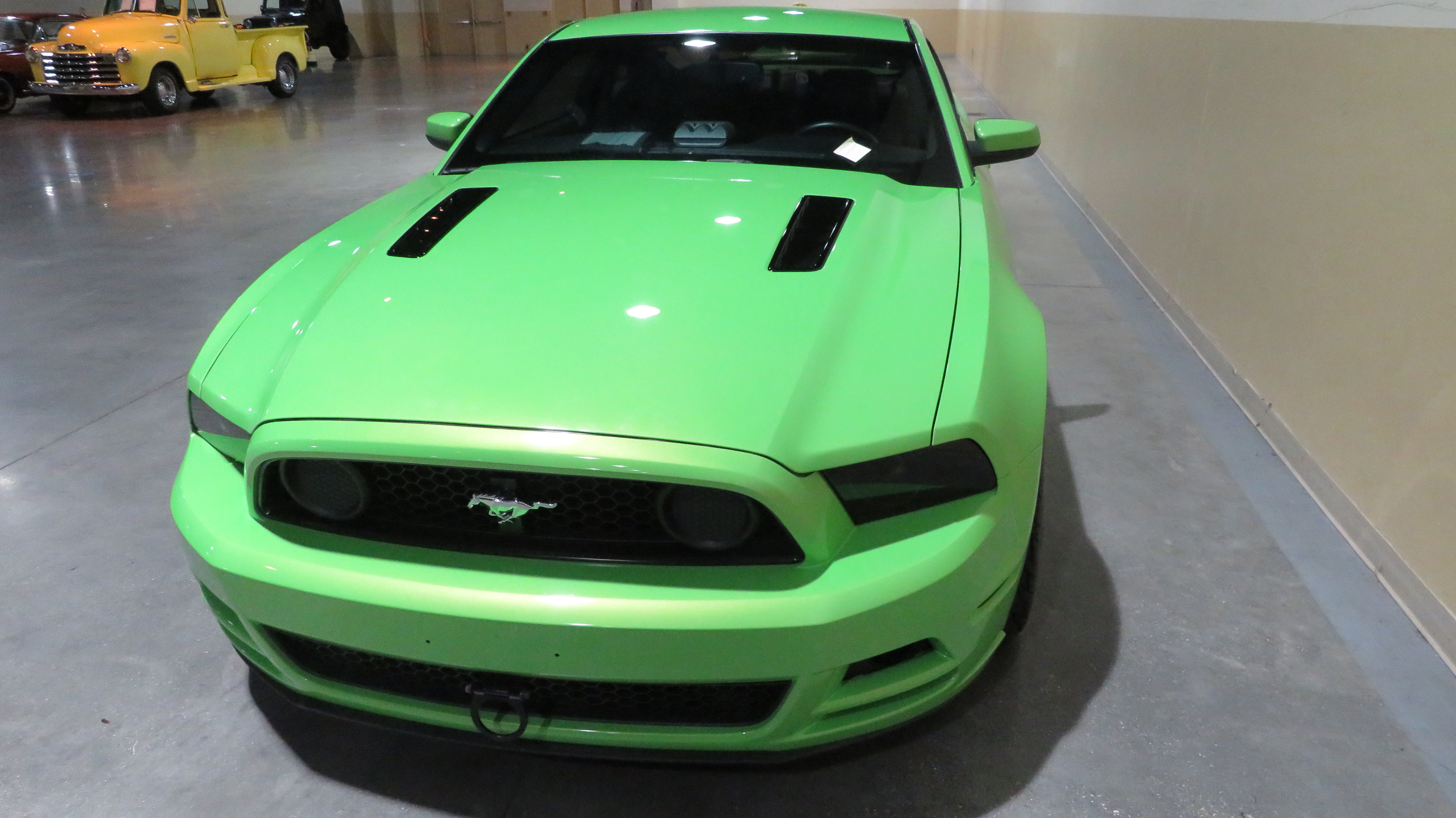 3rd Image of a 2013 FORD MUSTANG GT