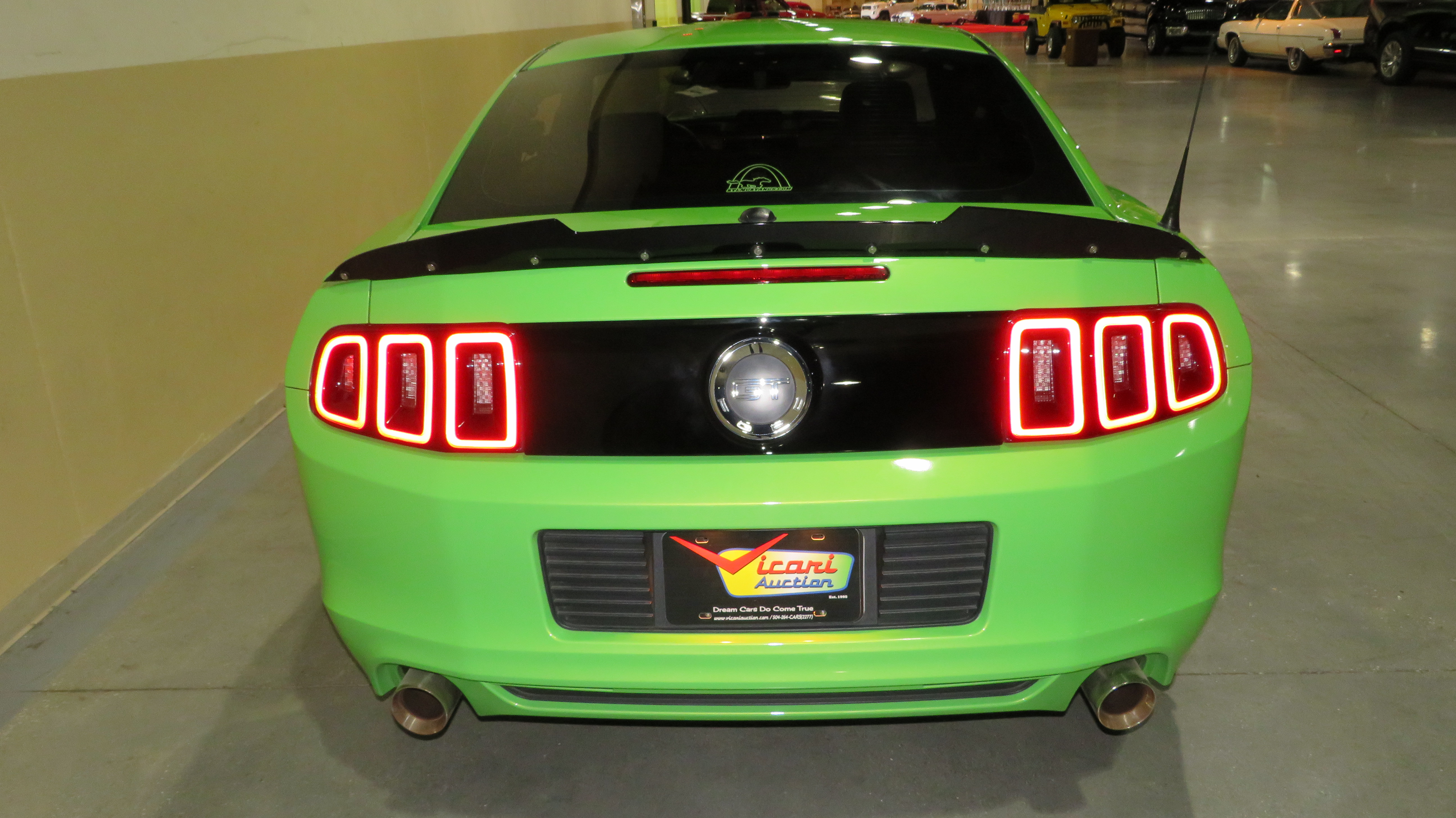 4th Image of a 2013 FORD MUSTANG GT