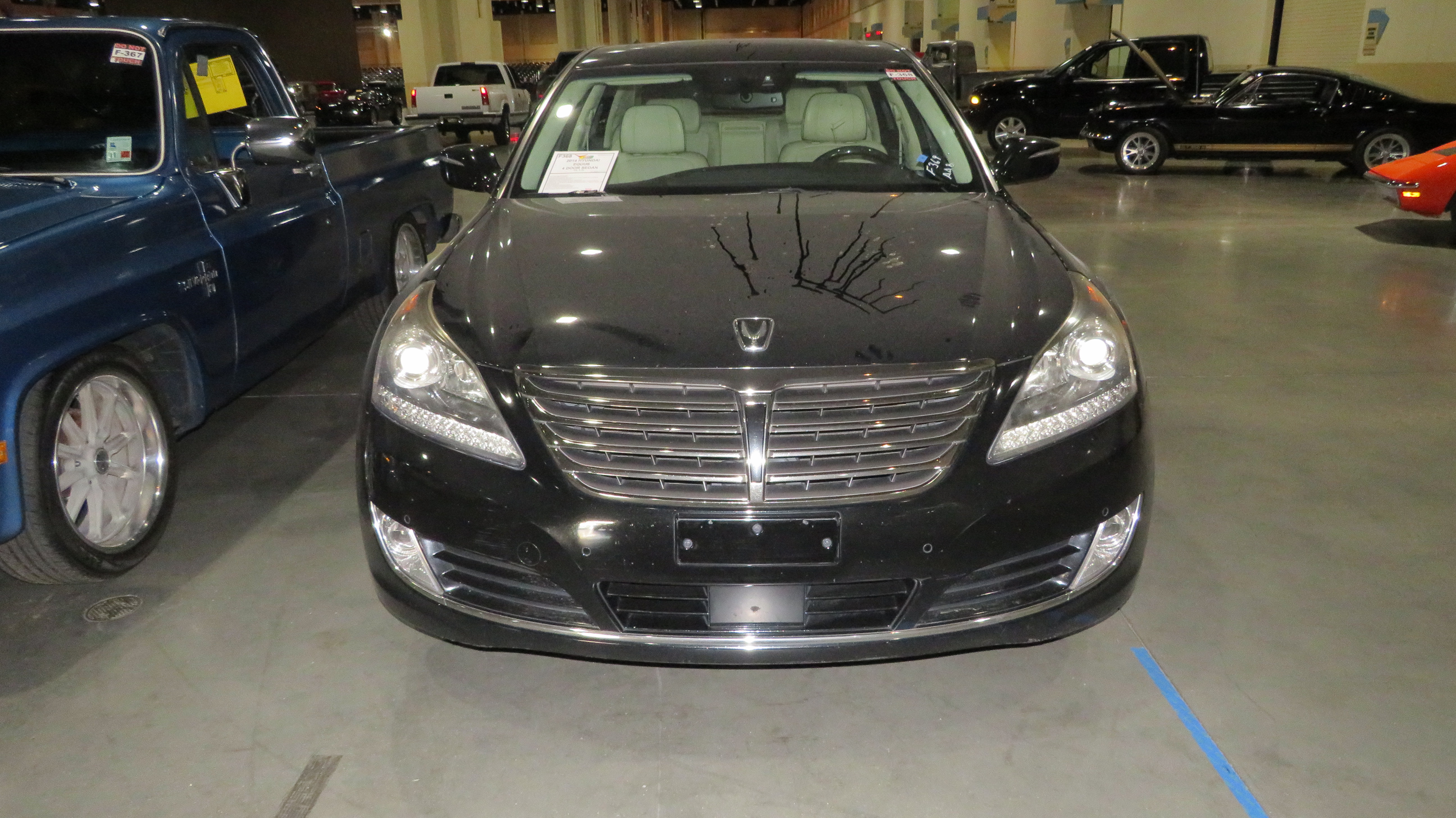 3rd Image of a 2014 HYUNDAI EQUUS