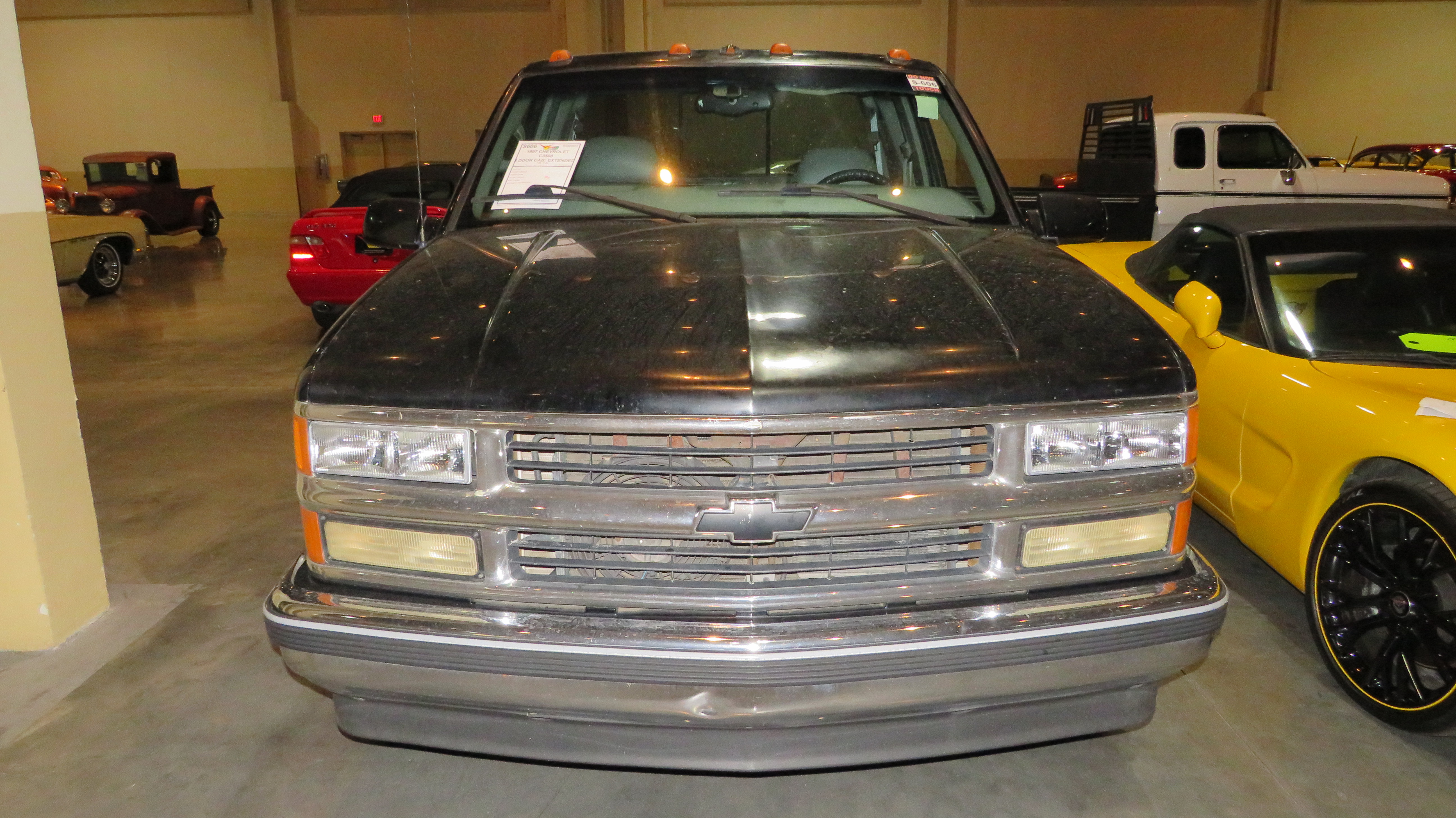 3rd Image of a 1997 CHEVROLET C3500