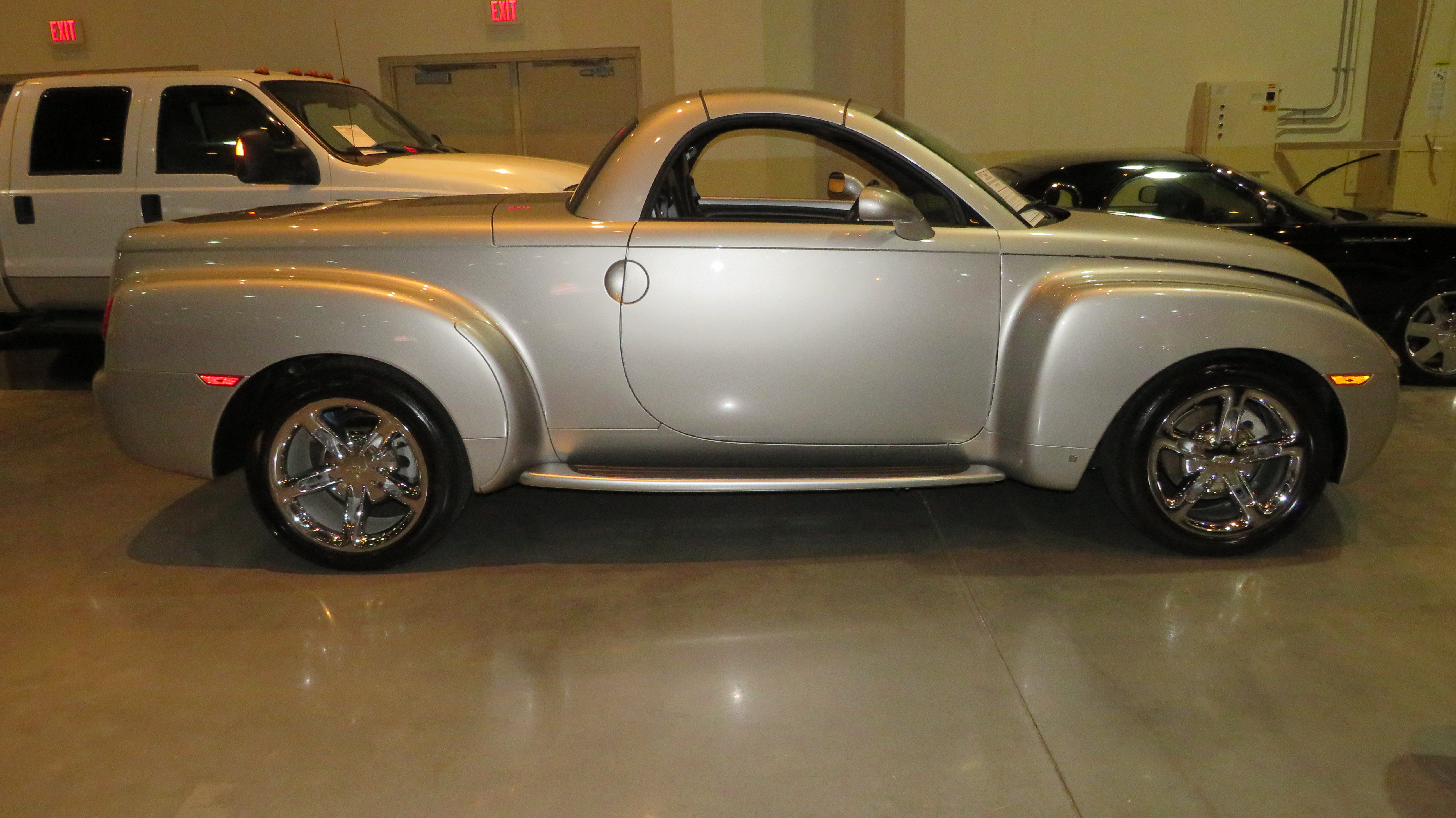 2nd Image of a 2006 CHEVROLET SSR 3SS SUPER SPORT