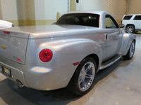 Image 11 of 13 of a 2006 CHEVROLET SSR 3SS SUPER SPORT