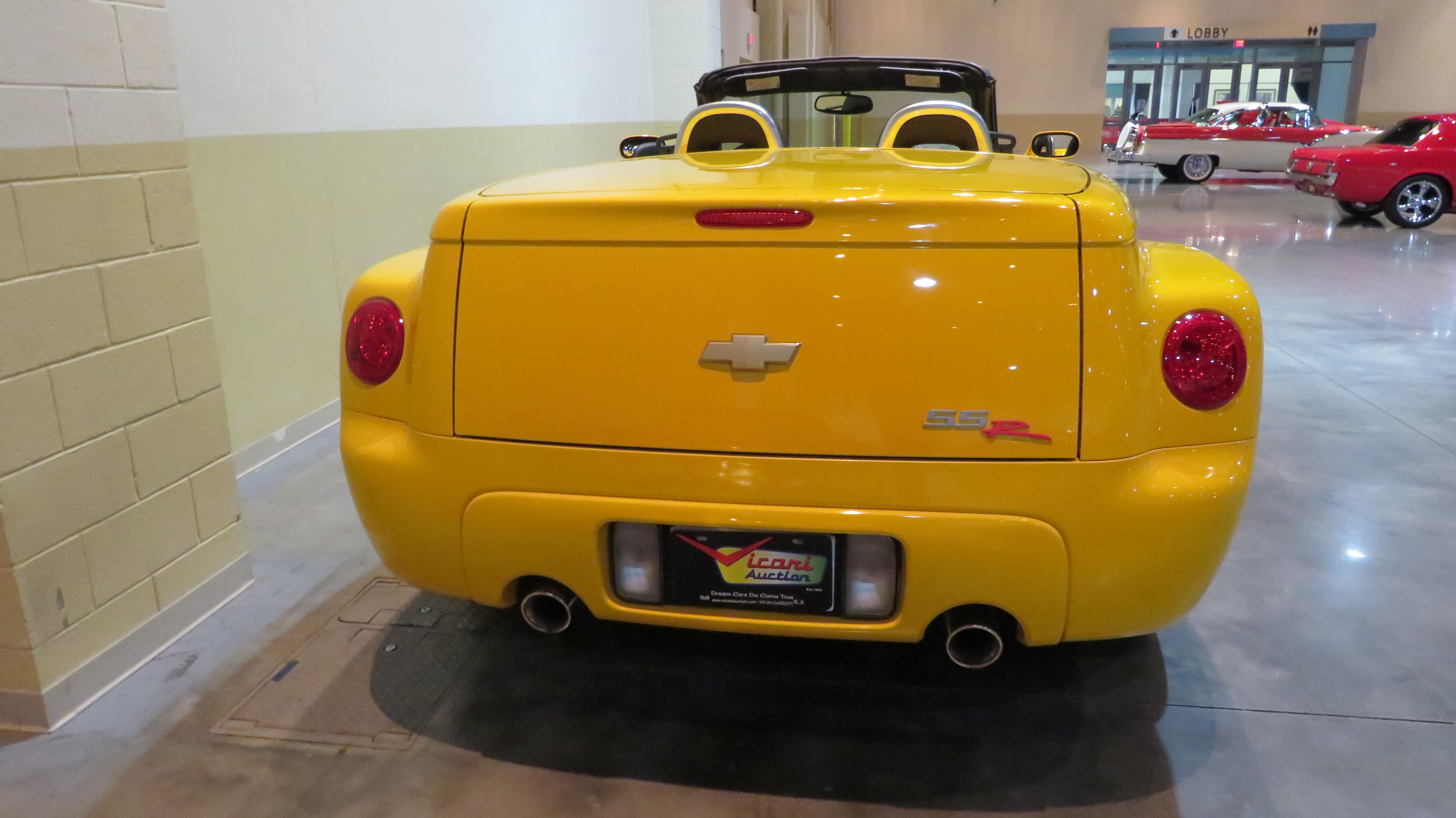 10th Image of a 2005 CHEVROLET SSR