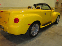 Image 10 of 12 of a 2005 CHEVROLET SSR