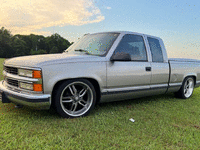 Image 1 of 5 of a 1998 CHEVROLET GMT-400