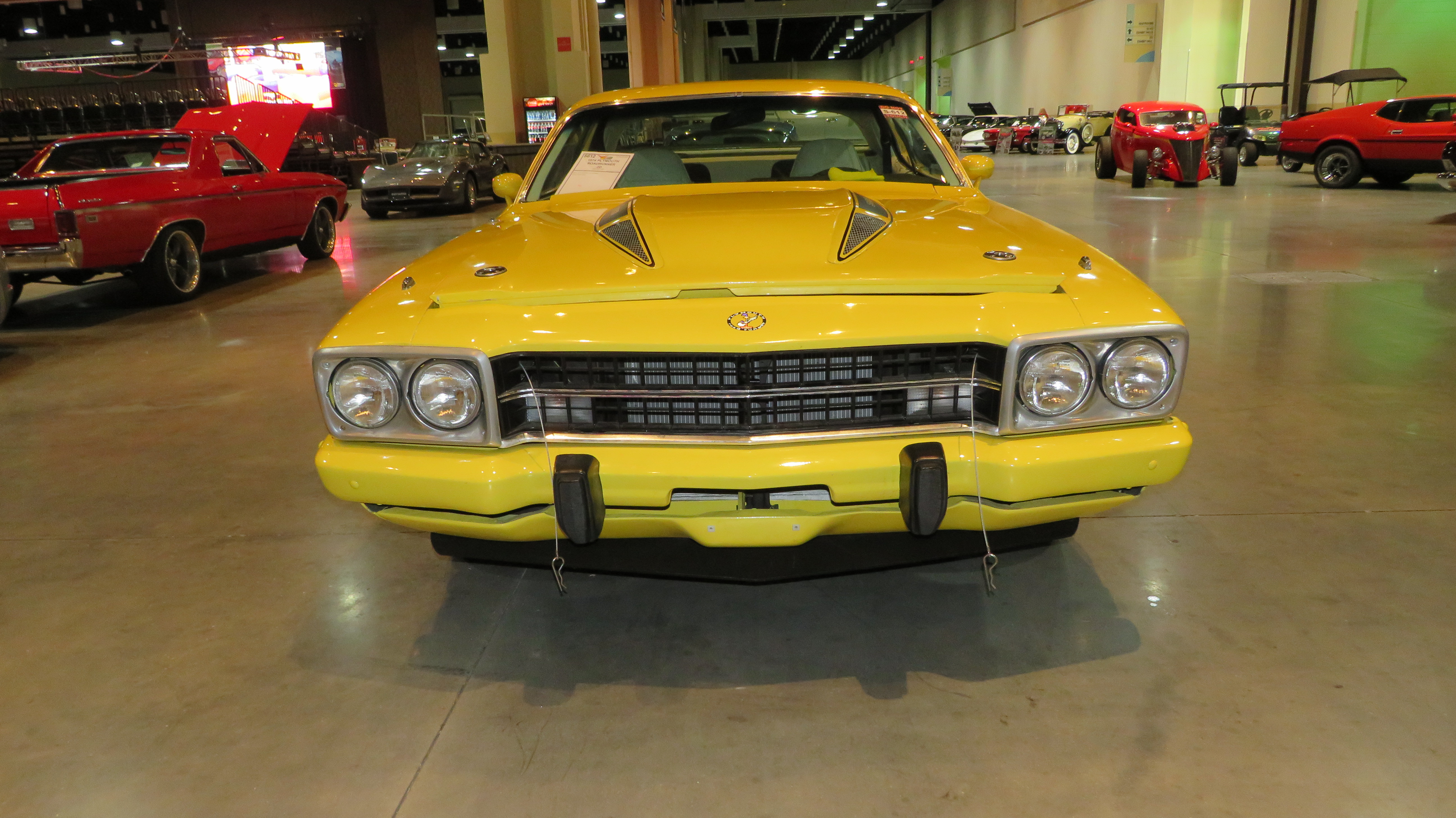 2nd Image of a 1974 PLYMOUTH ROADRUNNER