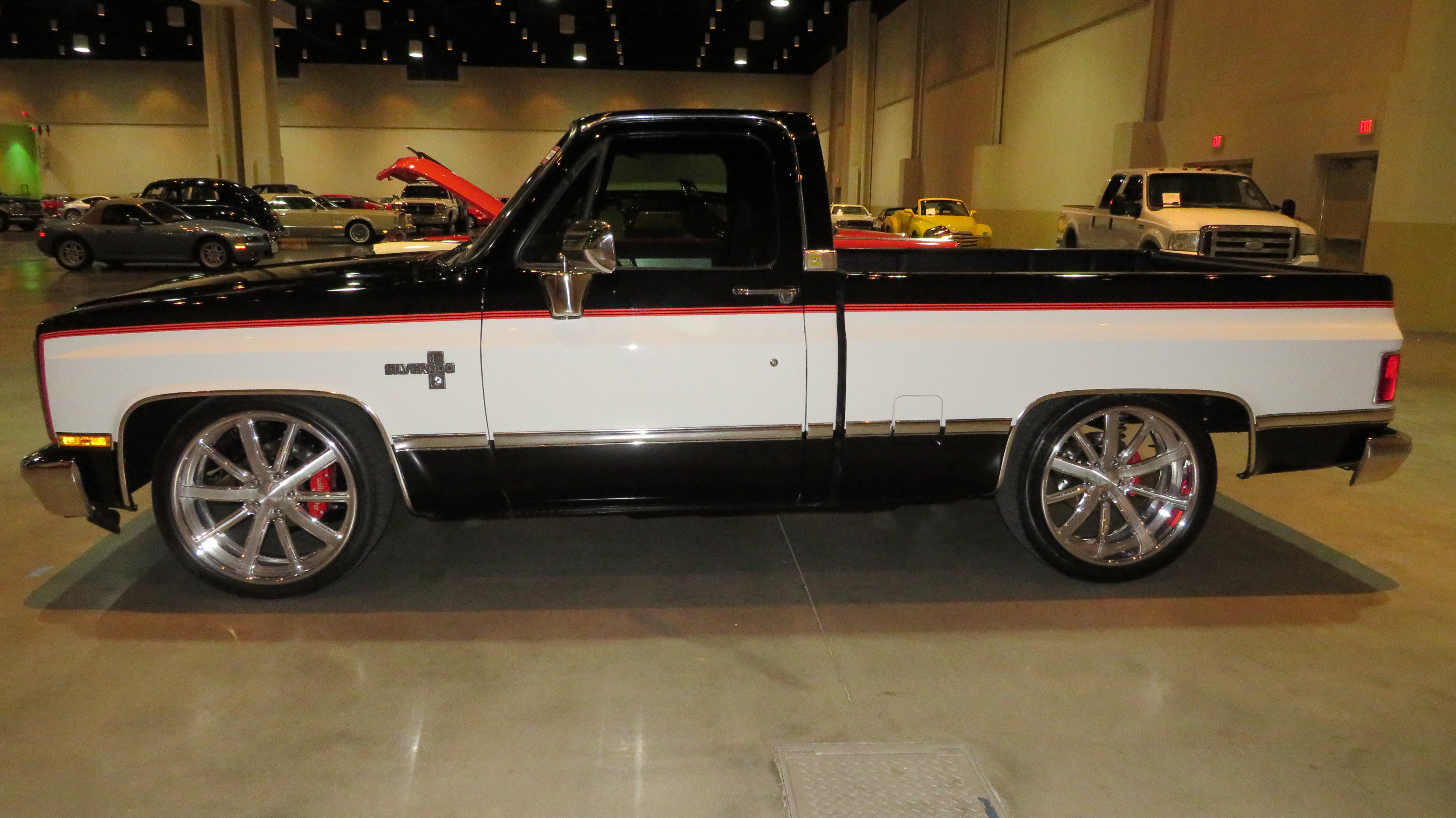 2nd Image of a 1986 CHEVROLET C10