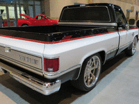 Image 2 of 13 of a 1986 CHEVROLET C10