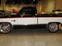 Image 3 of 13 of a 1986 CHEVROLET C10