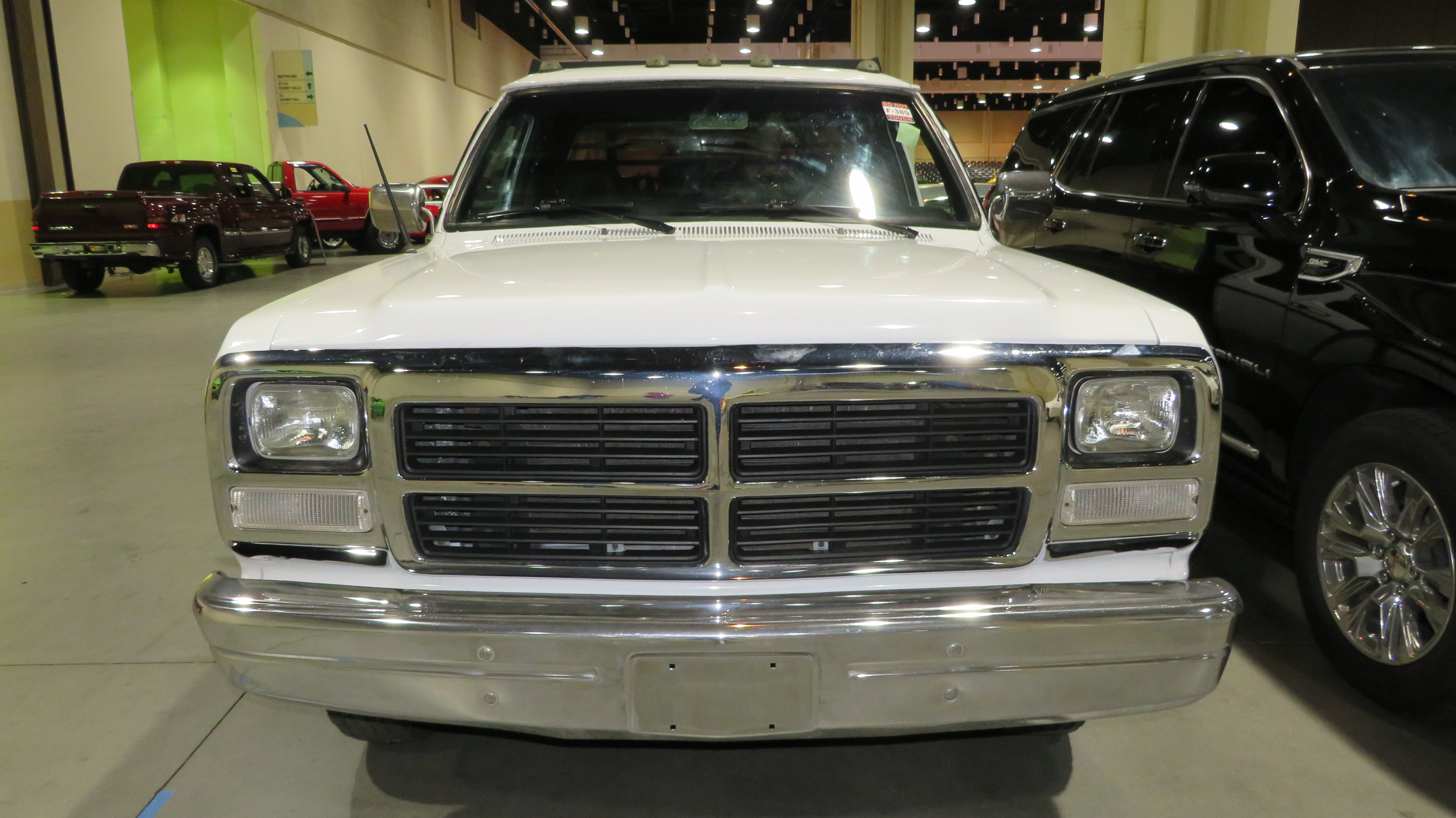 3rd Image of a 1993 DODGE D350 PICKUP 1 TON