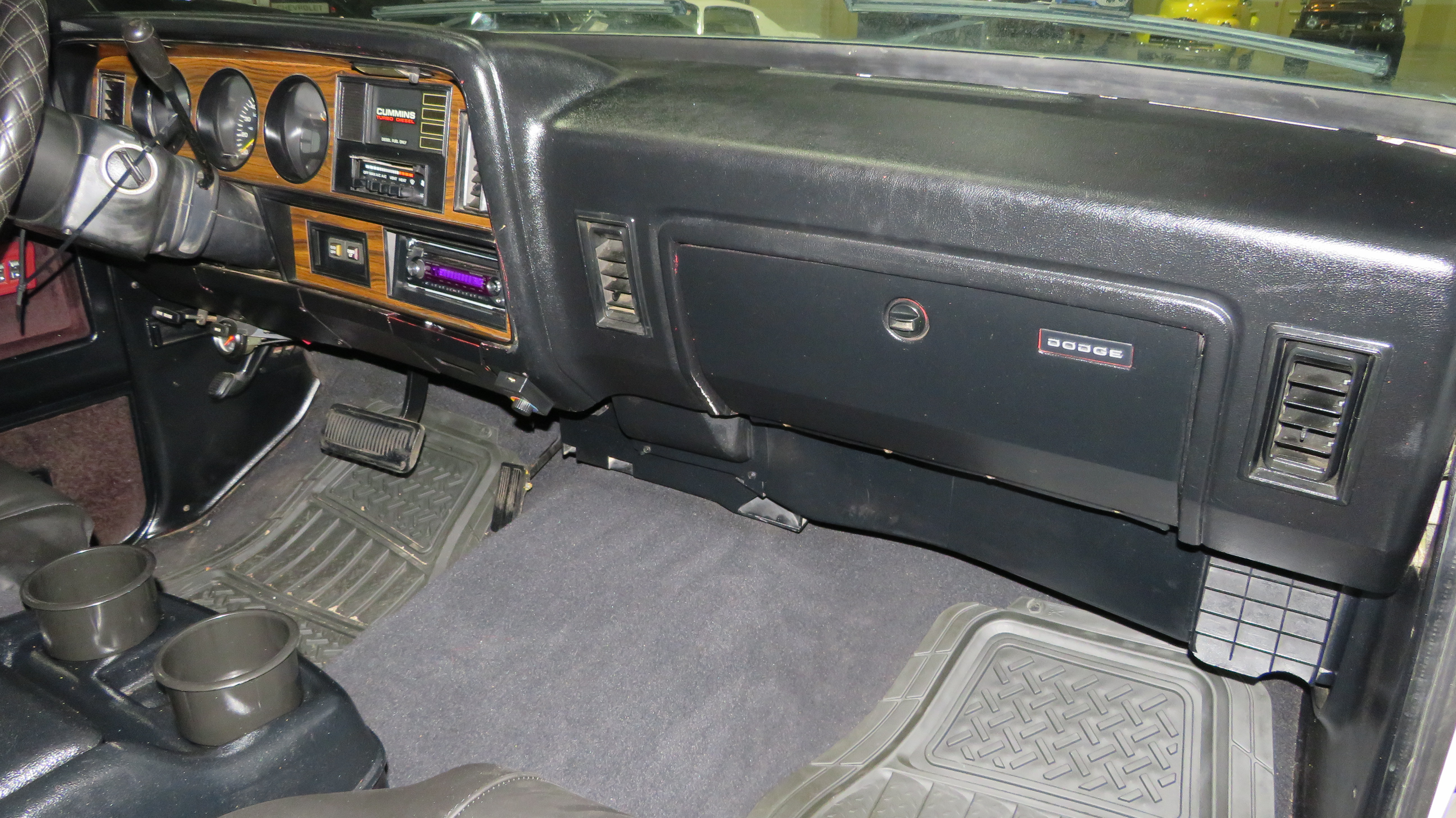 7th Image of a 1993 DODGE D350 PICKUP 1 TON