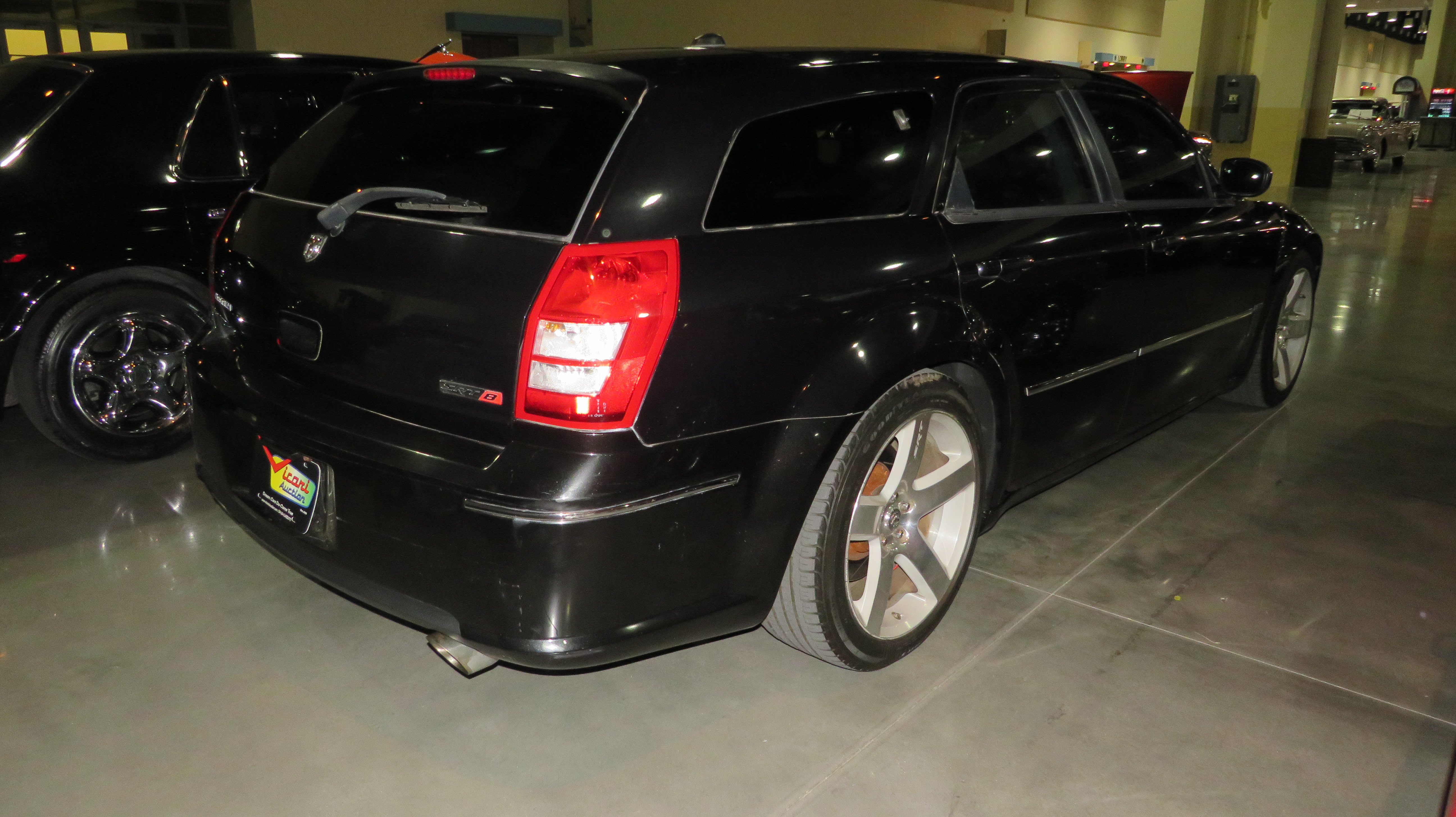 1st Image of a 2006 DODGE MAGNUM SRT-8