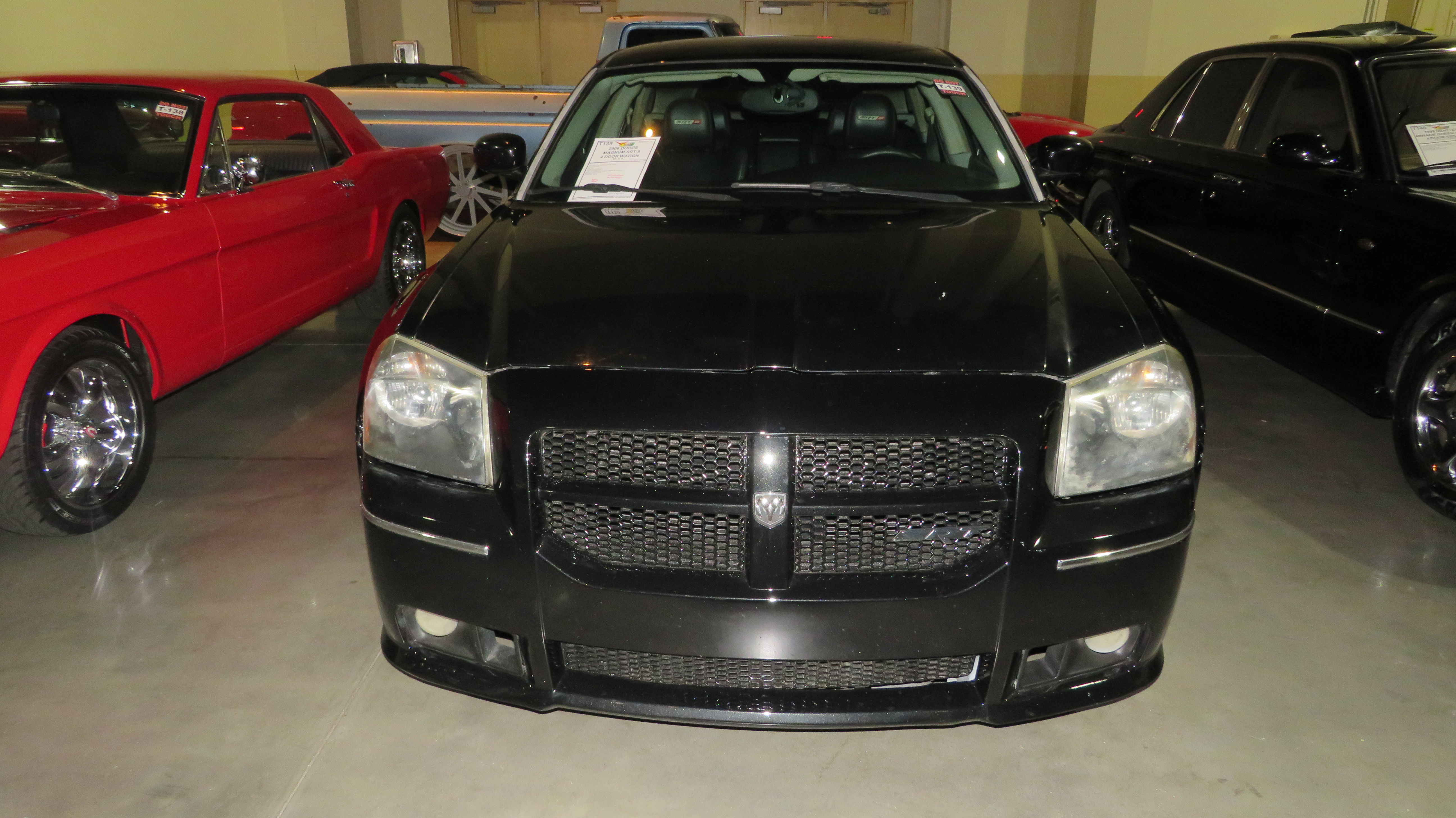 2nd Image of a 2006 DODGE MAGNUM SRT-8